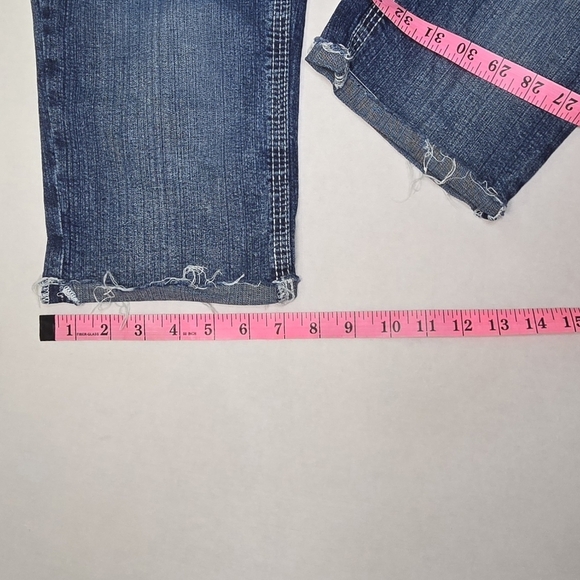 Myth Of Jade Capri Mid-rise Rolled Hem Distressed Women's Jeans Size 10 - Picture 12 of 12